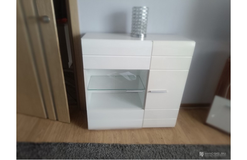 Spintele lakuotom durelem pastatoma