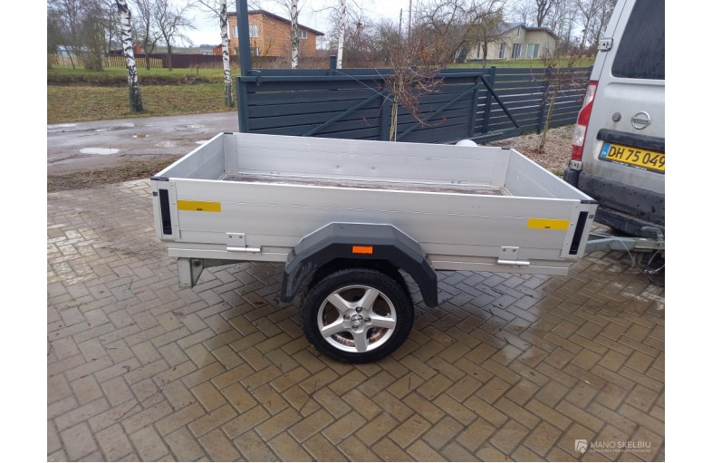Auto priekaba
