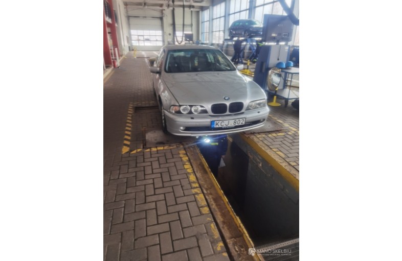 BMW 520i