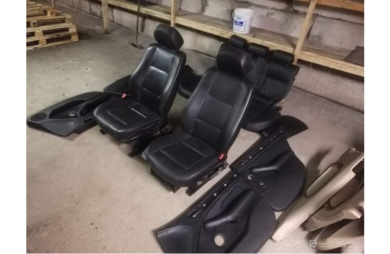 E46 universalo salonas