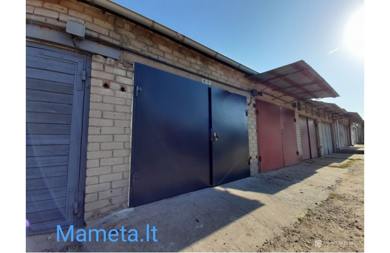 Metaliniai, atveriami garažo vartai 