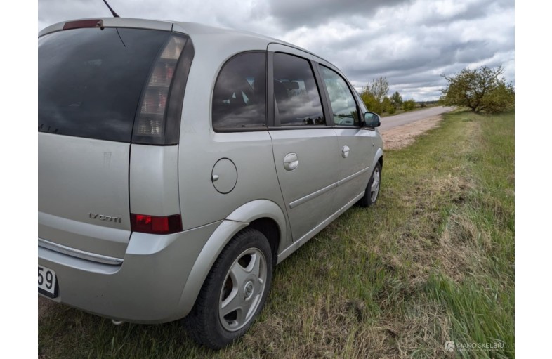 PARUODU OPEL MERIVA su papildomais ratais