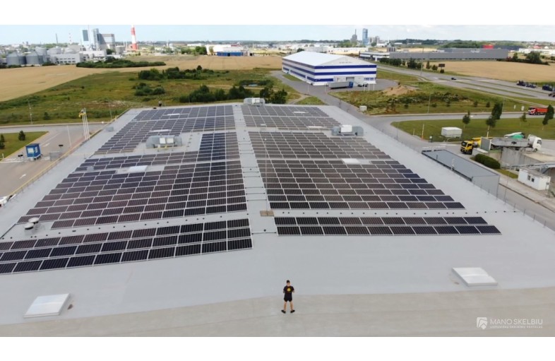 Saulės elektrinių ir elektromobilių stotelių 