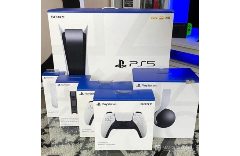 Selling Sony PlayStation 5 PS5 1TB