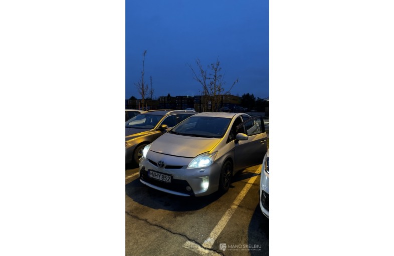 Toyota Prius 3