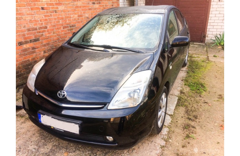 Toyota Prius Nuoma Pavežėjams, Kurejeriams...