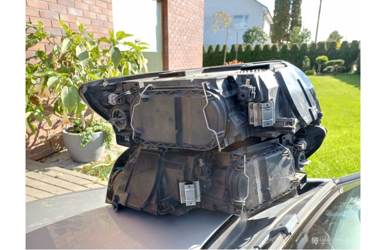 Volvo v50 priekines faros