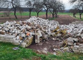 Atiduodu plytas ir grūzą