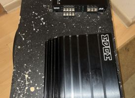 Auto subwoofer su stiprintuvu ir laidais