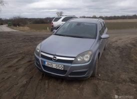 Automobilis opel astra