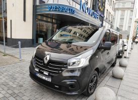 Automobolių nuoma su vairuotoju.