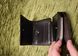 Juoda Piniginė