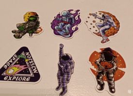 Lipdukai su astronautais