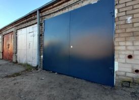 Metaliniai, atveriami garažo vartai 
