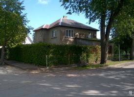 Namas  su sklypu