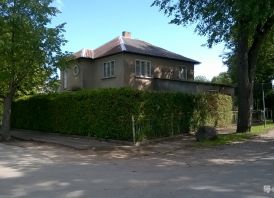 Namas  su sklypu
