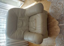 Odinė sofa ir du foteliai