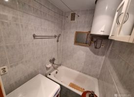 PARDUODAMAS 2 KAMBARIŲ BUTAS PAKRUOJYJE