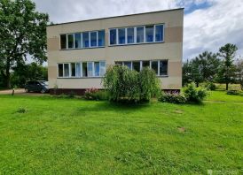 PARDUODAMAS 2 KAMBARIŲ BUTAS PAKRUOJYJE