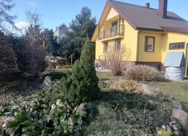 PARDUODAMAS GYVENAMAS NAMAS AUKŠTELKĖJE