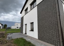 PARDUODAMAS sublokuotas kotedžas – Stonės g. 