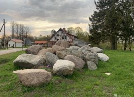 Parduodami akmenys iš karjero