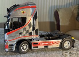 Parduodu 1/24 vilkiko modeli IVECO ABARTH.