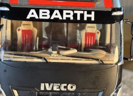 Parduodu 1/24 vilkiko modeli IVECO ABARTH.