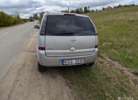 PARUODU OPEL MERIVA su papildomais ratais