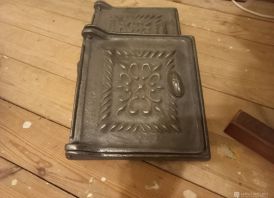 Pečiaus, krosnelės ketaus dureles
