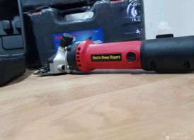 Pigiausiai! Avių kirpimo žirklės Black 550 W