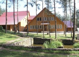 Poilsiavietė 150 vietu.Pirtis ant ežero krant
