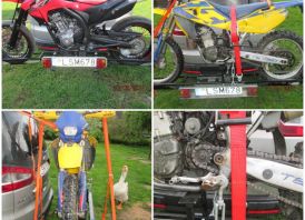 Priekaba-stovas motociklui vežti .
