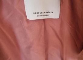 Rausva Bershka striukytė