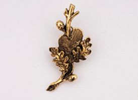 Sagė  ĄŽUOLO ŠAKELĖ Žalvaris Ilgis: 4 cm. 