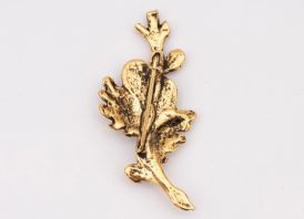 Sagė  ĄŽUOLO ŠAKELĖ Žalvaris Ilgis: 4 cm. 