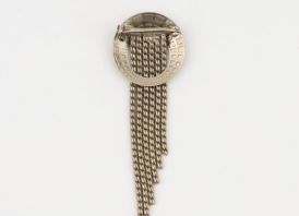 Sagė. Ilgis: 7 cm. Skersmuo: 2,5 cm.