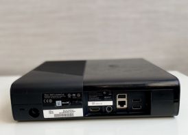 Xbox 360 E, Black, 250GB su pulteliu.